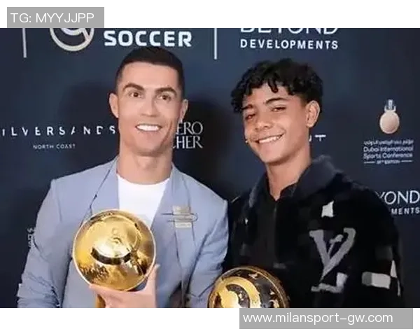 迷你罗继承父亲遗志15岁小将入选葡萄牙U16新阵容引关注