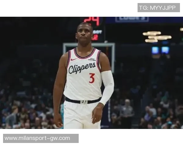 保罗回归快船因离家近如今却被交易至国外球队令人感慨不已 保罗回归快船因离家近如今却被交易至国外球队令人感慨不已