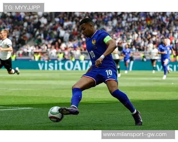 姆巴佩在西甲9月最佳球员评选中脱颖而出四场比赛贡献五球一助攻 姆巴佩在西甲9月最佳球员评选中脱颖而出四场比赛贡献五球一助攻